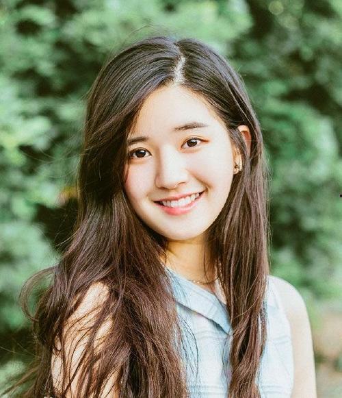 吃瓜网红两字网名女,揭秘网络红人的甜蜜与苦涩